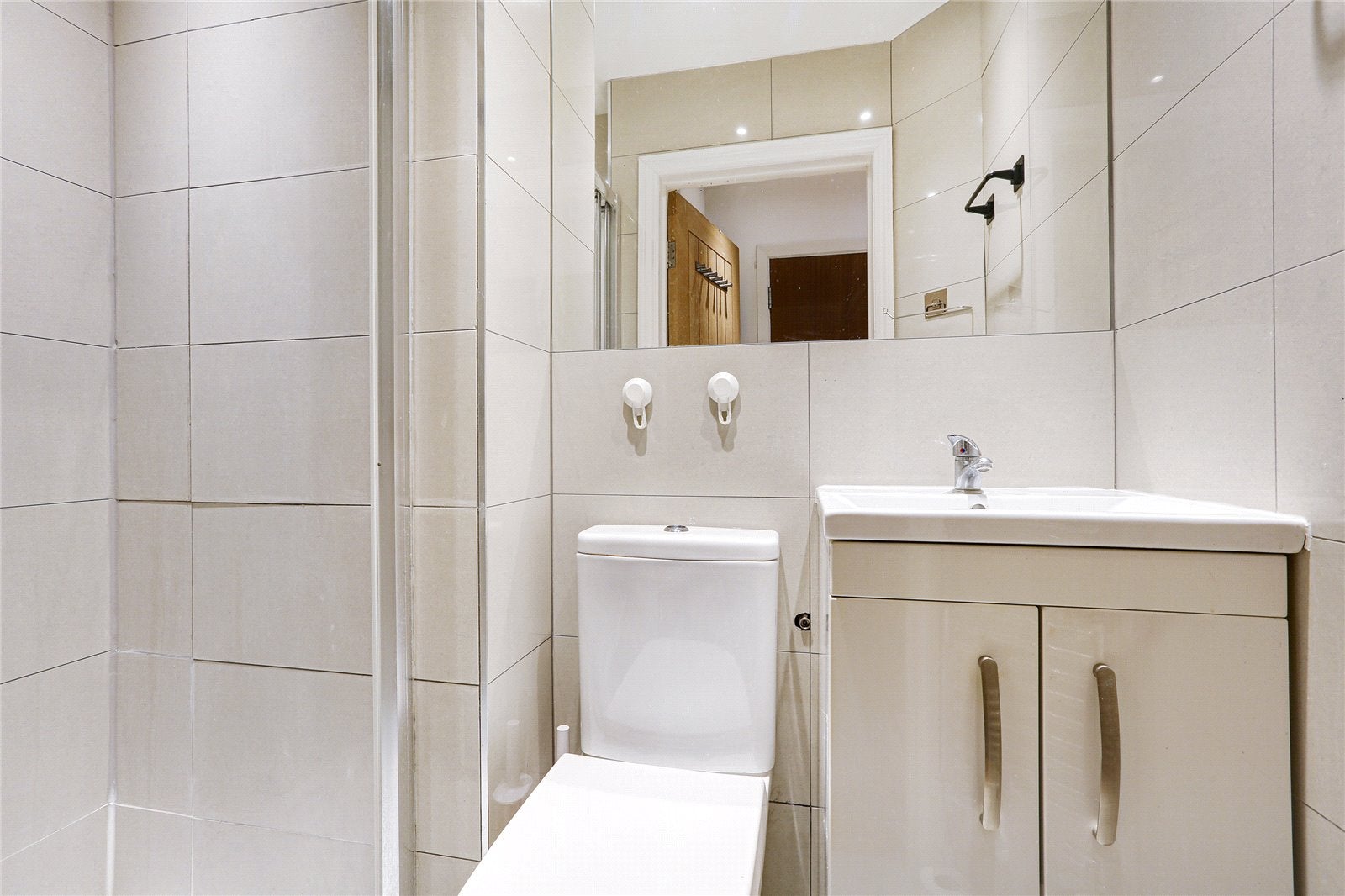Flat Sloane Avenue in Greater London