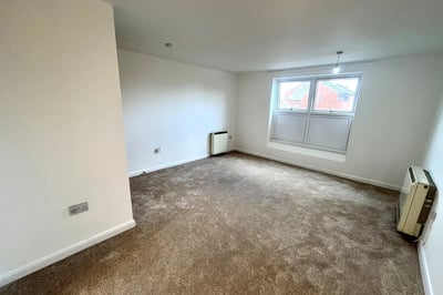 Flat Hollow Stone in Nottingham