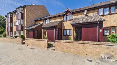 Flat Mandeville Road in Greater London