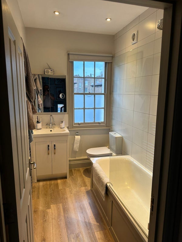 Room Southgate Road in Greater London