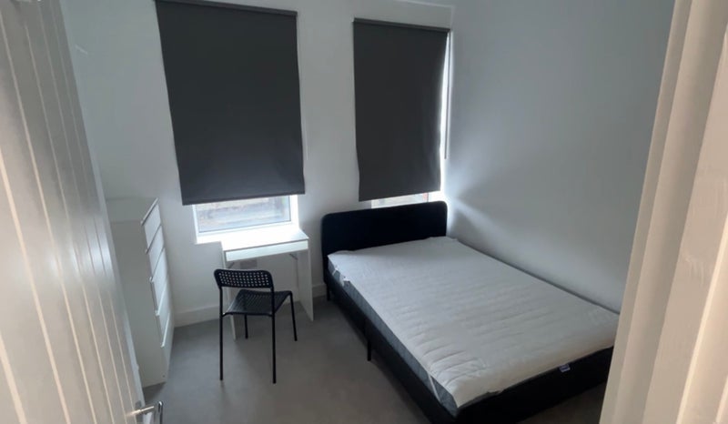 Room Bath Road in Bristol