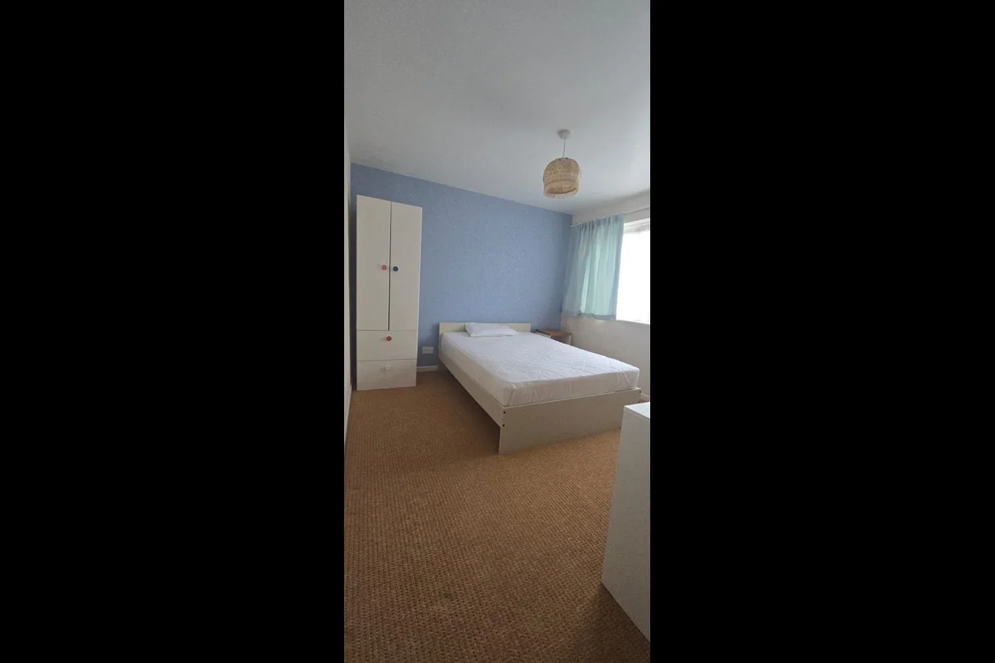Room Atherton Close in Borough of Spelthorne