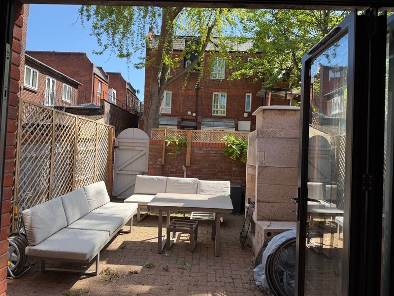 Room Britannia Close in Greater London