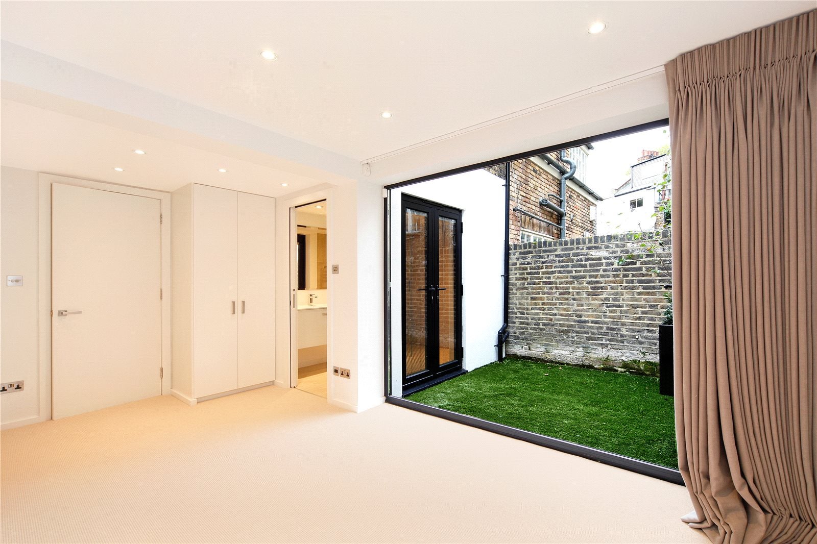 House Kelfield Mews in Greater London