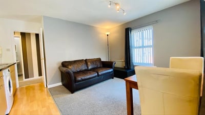 Flat Bulk Street in Lancaster