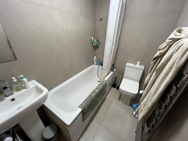 Flat Hessel Street in Greater London