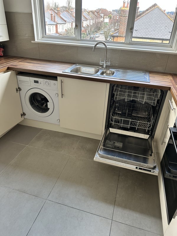 Flat Kingsthorpe Road in Greater London