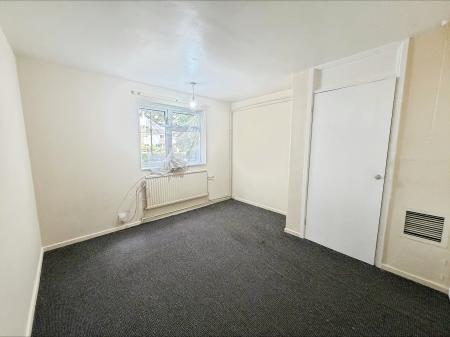 Flat Douglas Drive in Stevenage