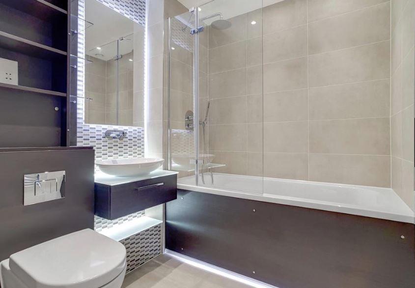 Flat Ashfield Road in Greater London