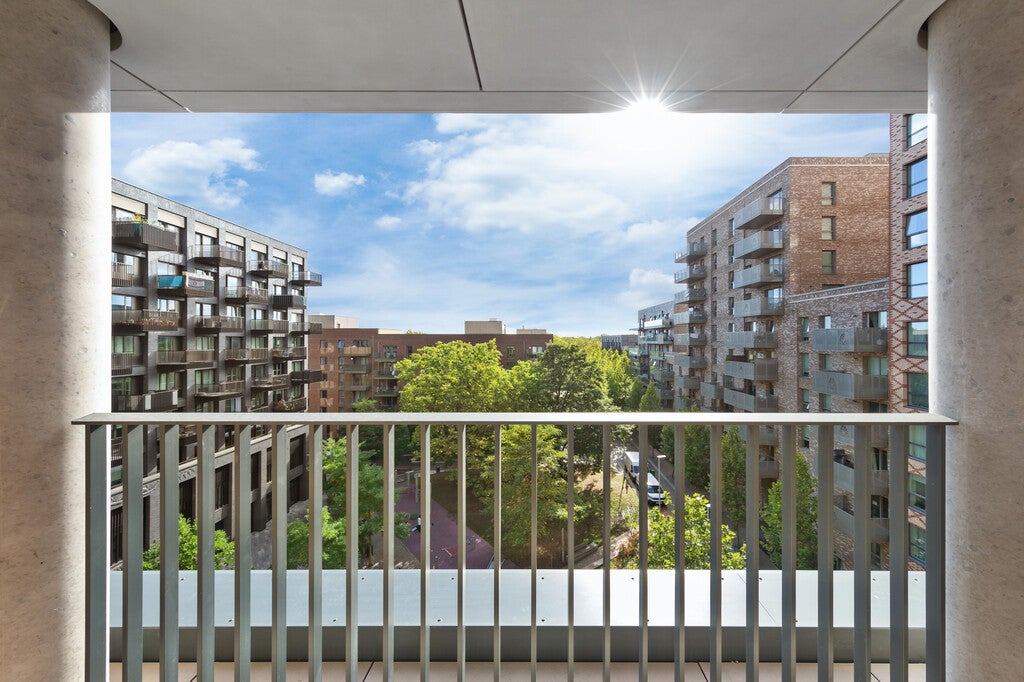Flat Danvers Avenue in Greater London