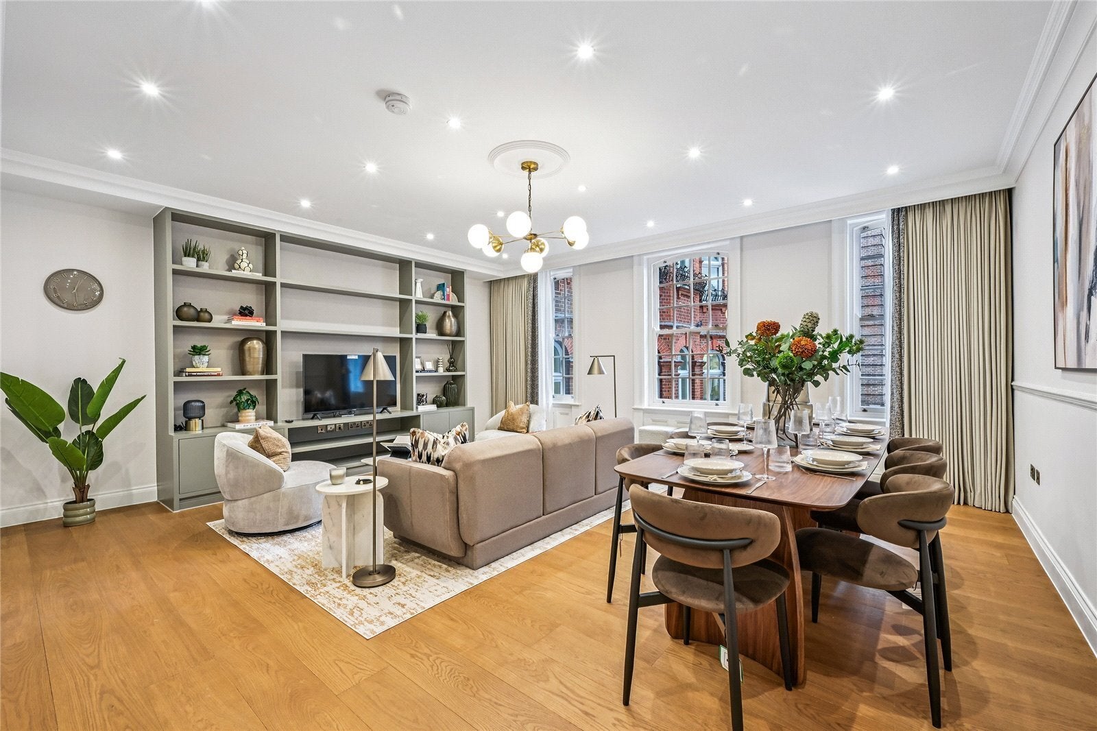 Flat Stratton Street in City of Westminster