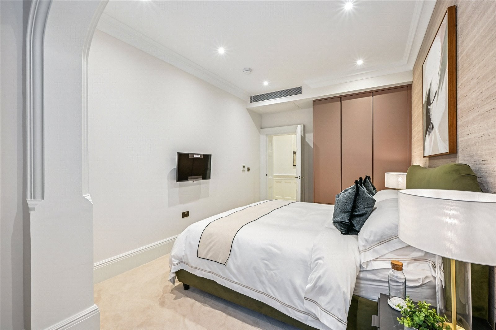 Flat Stratton Street in City of Westminster