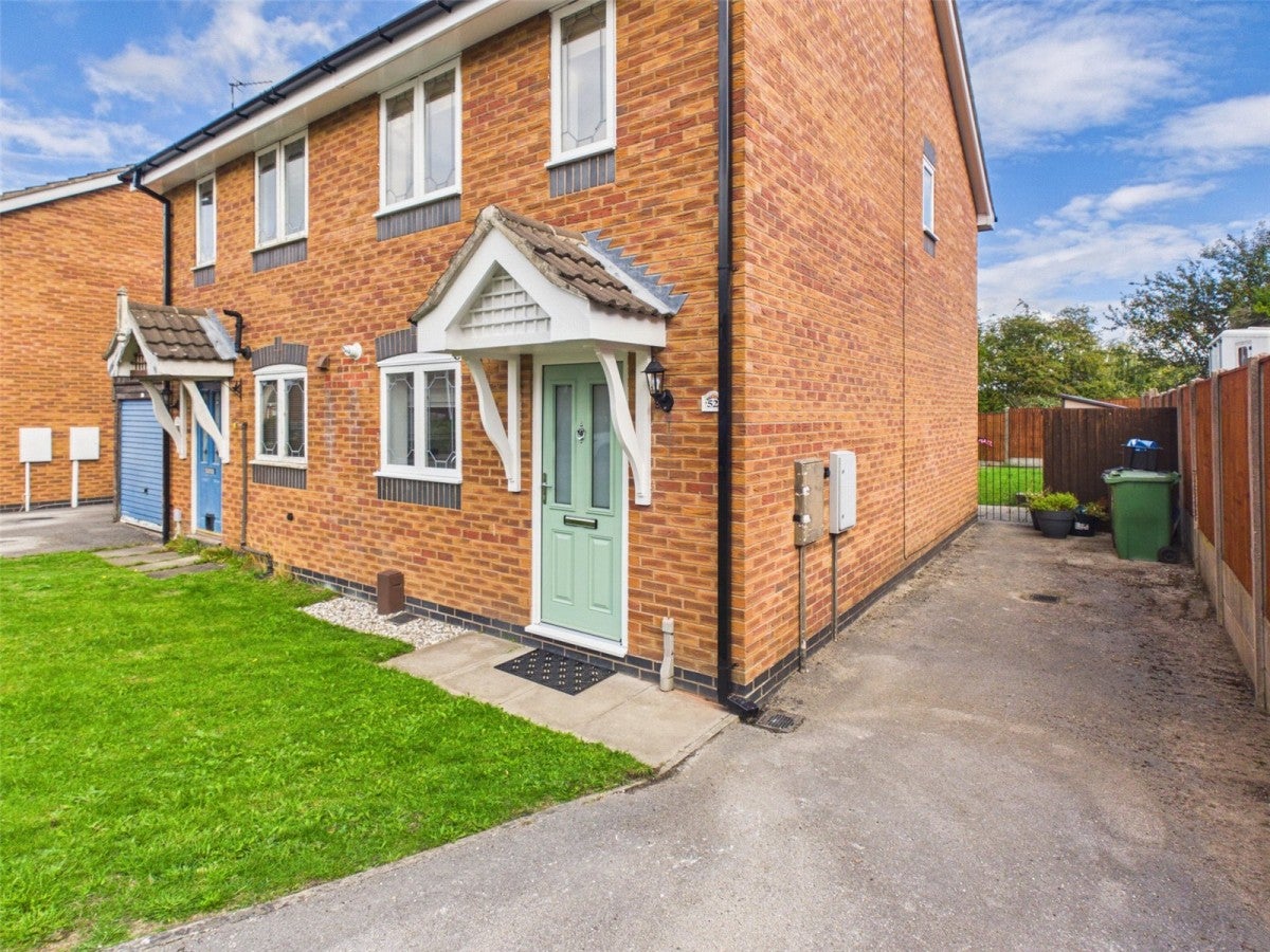 House Sovereign Way in Amber Valley