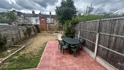 Flat Elgin Avenue in City of Westminster