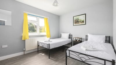Flat Elgin Avenue in City of Westminster