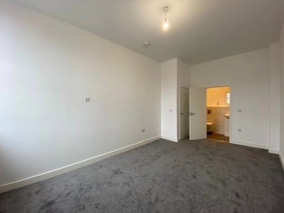 Flat Gatehouse Way in Aylesbury