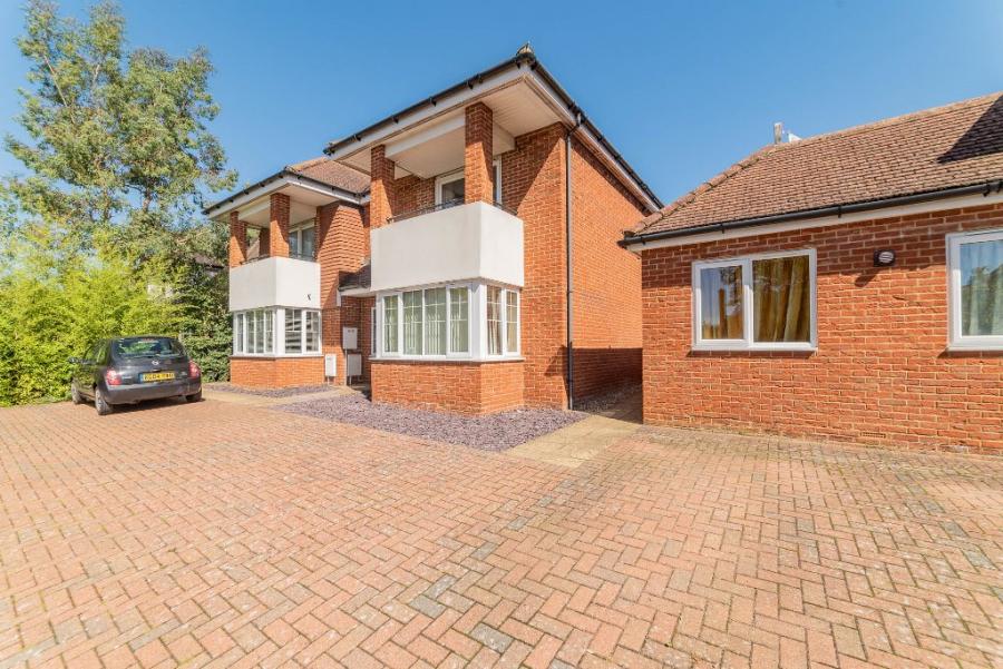 Flat Ridgeway Avenue in Lower Darwen