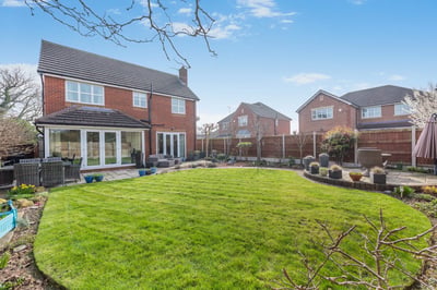 House Cwrt Cwellyn in Bretton