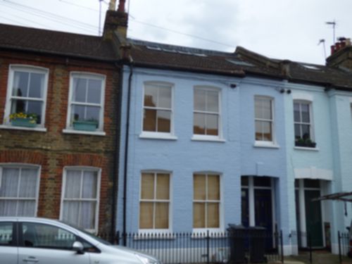 Flat Crimsworth Road in Greater London