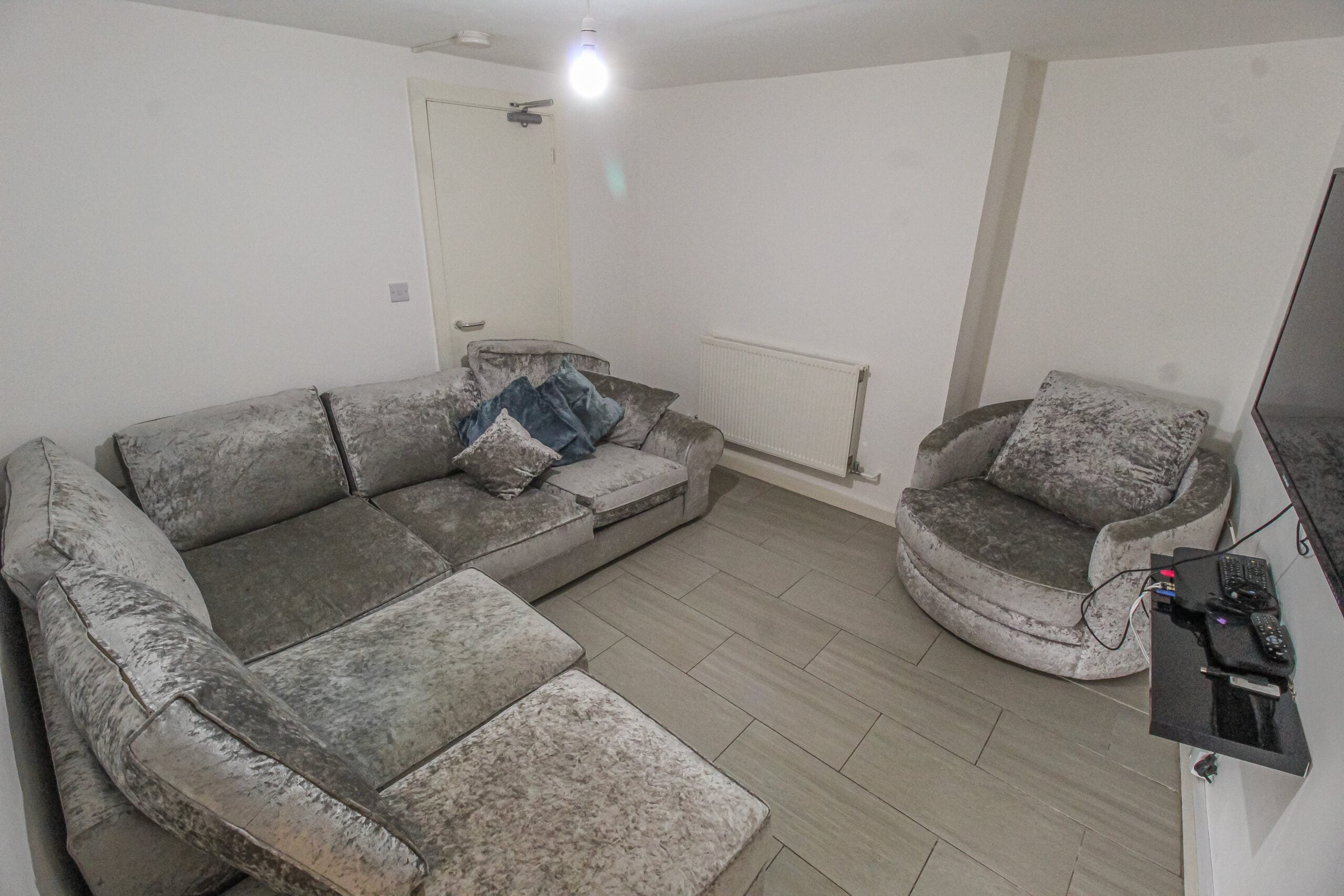 Room Meadow Street in Pontypridd