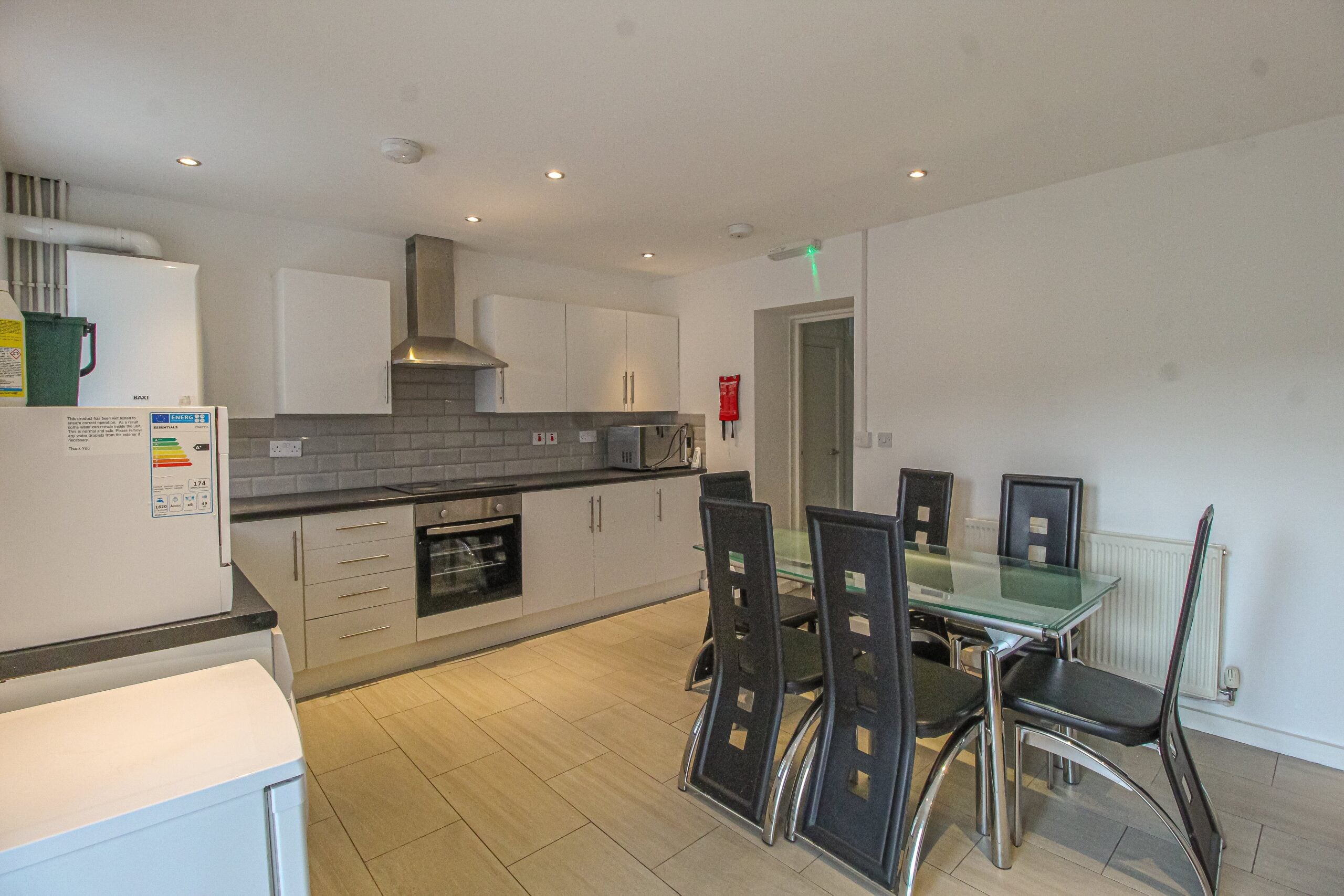 Room Meadow Street in Pontypridd