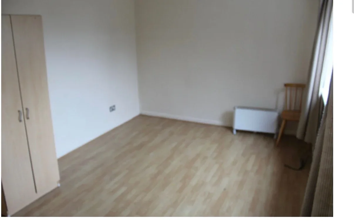 Flat Garden Court in Luton