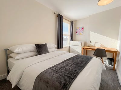 Room City Road in Nottingham