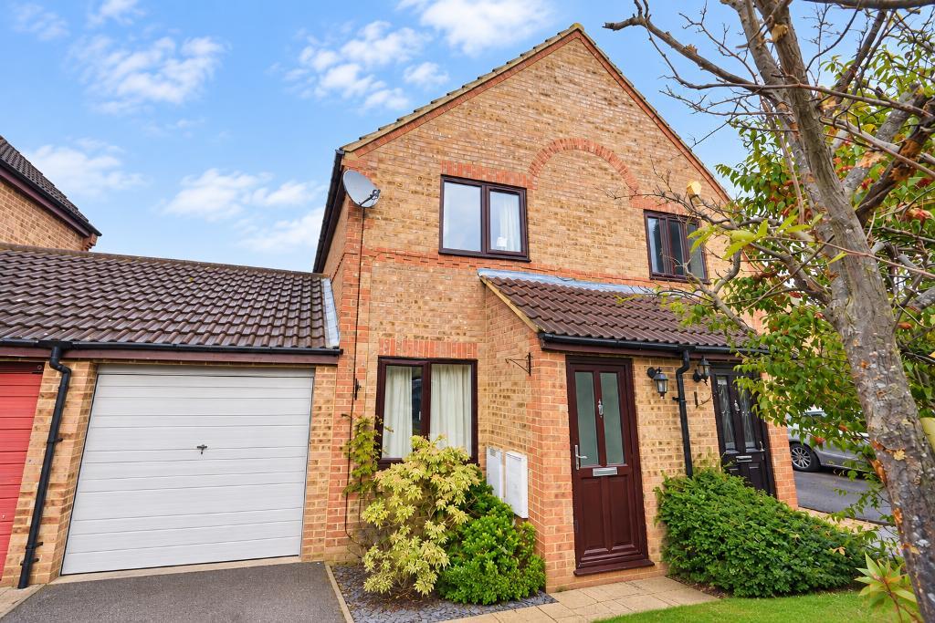 House Tippett Close in Milton Keynes