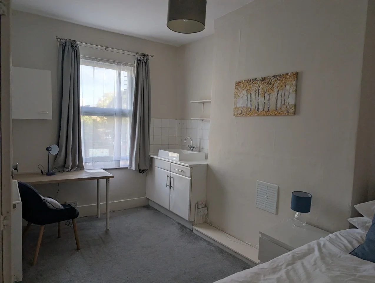 Room Coverdale Road in Greater London
