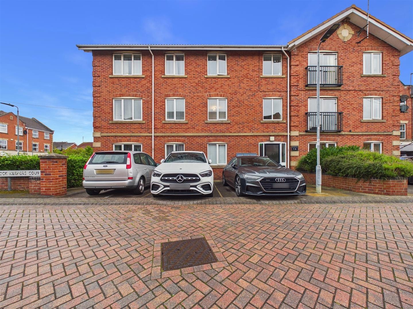 Flat Lock Keepers Court in Hull