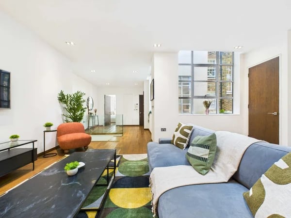 Flat Bayham Street in Greater London