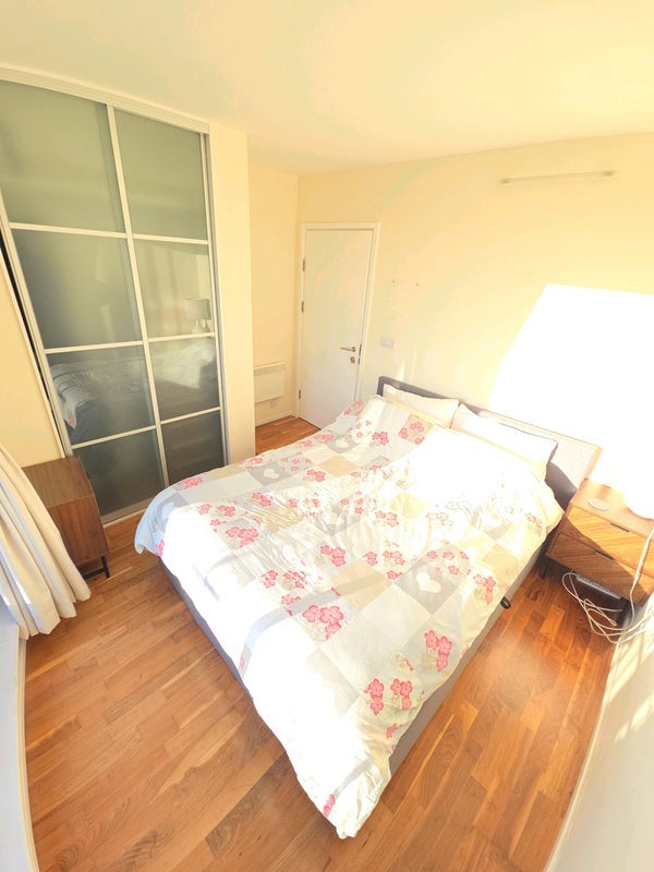 Room Canter Way in Greater London