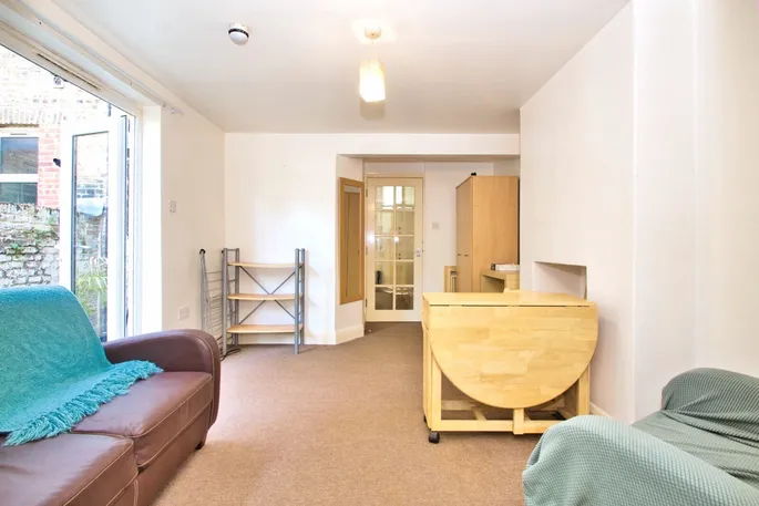 Flat Maygrove Road in Greater London