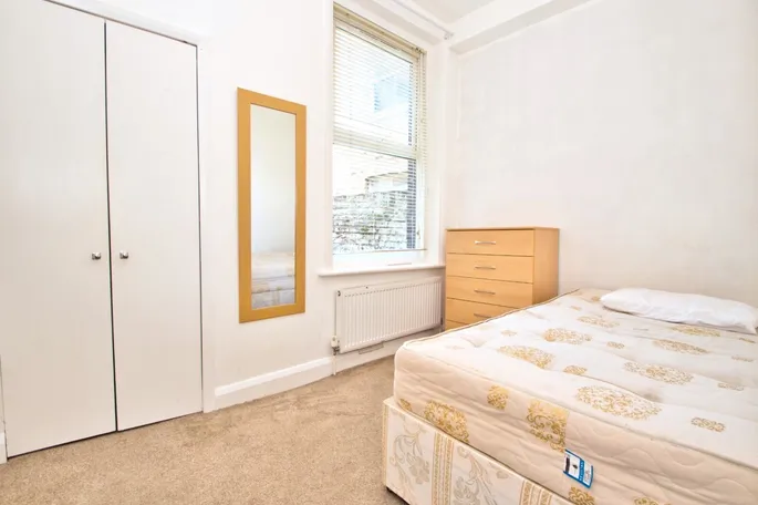 Flat Maygrove Road in Greater London
