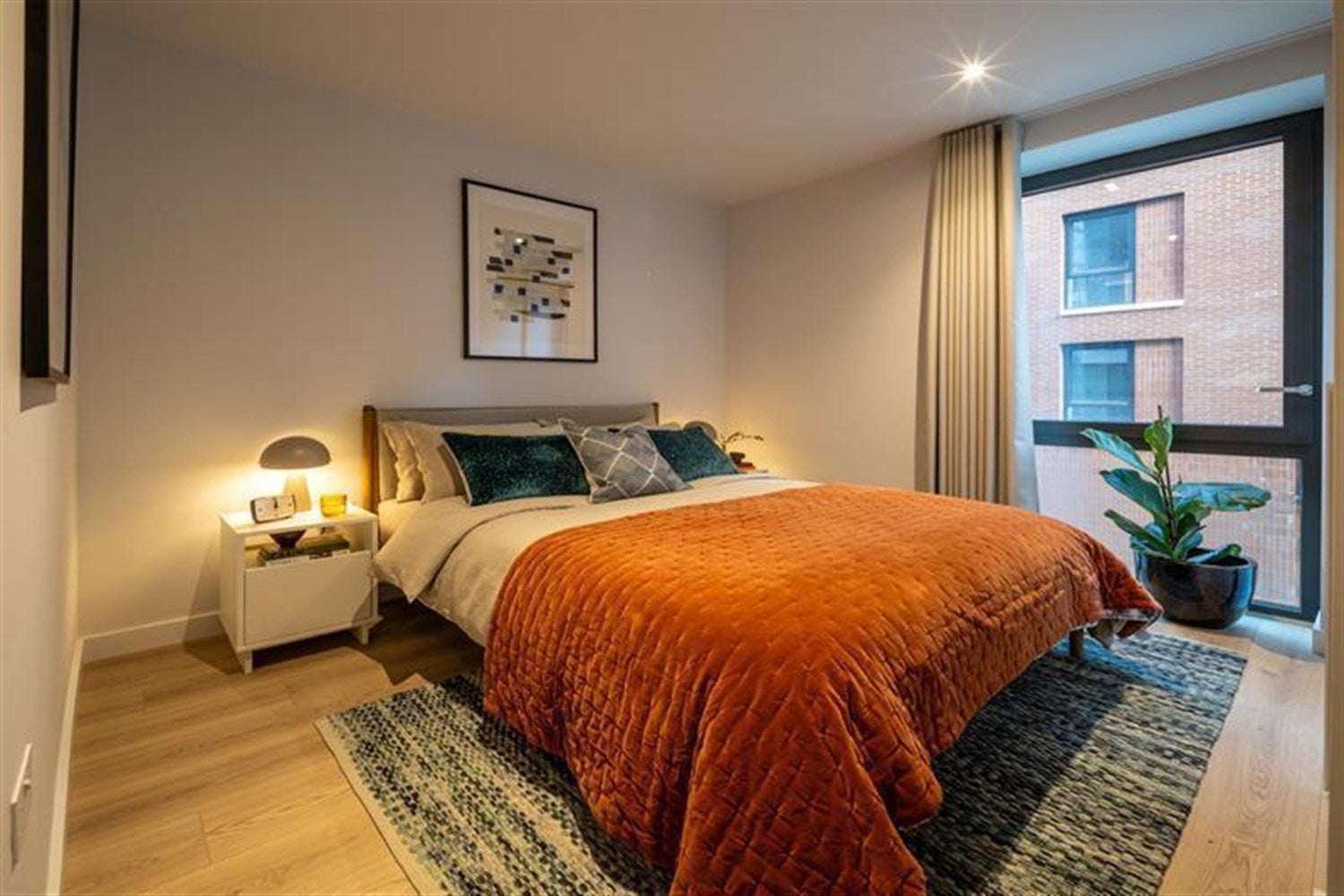 Flat Brent Court in Greater London