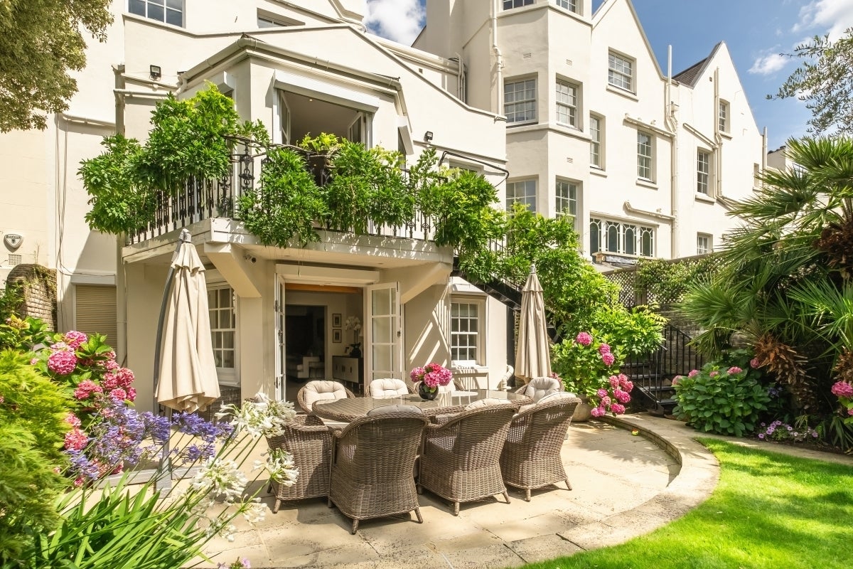 House Addison Road in Greater London