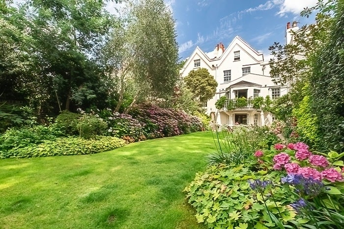 House Addison Road in Greater London