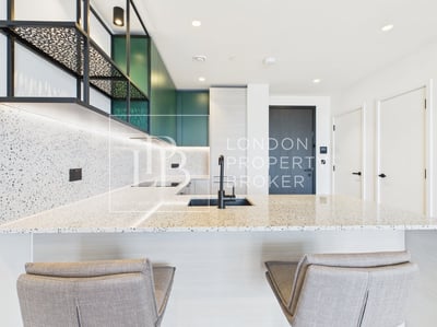 Flat Sandpiper Lane in Greater London