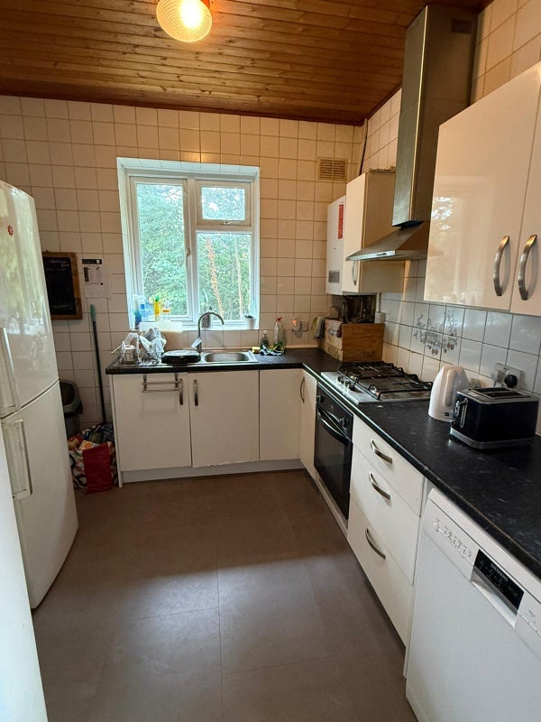 Room Rushton Crescent in Bournemouth