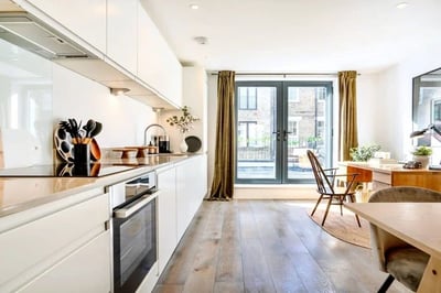 Flat King's Mews in Greater London