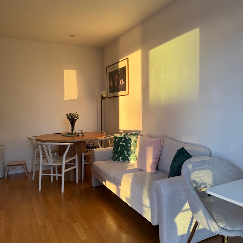 Room Juniper Drive in Greater London