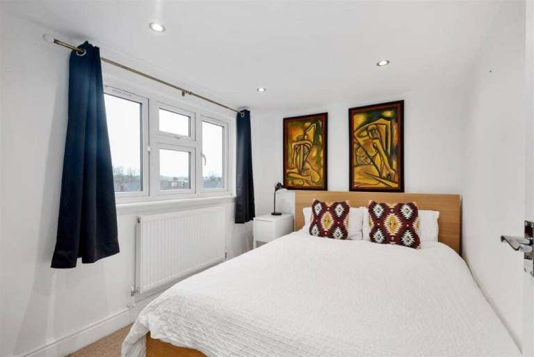 Room Frith Road in Greater London