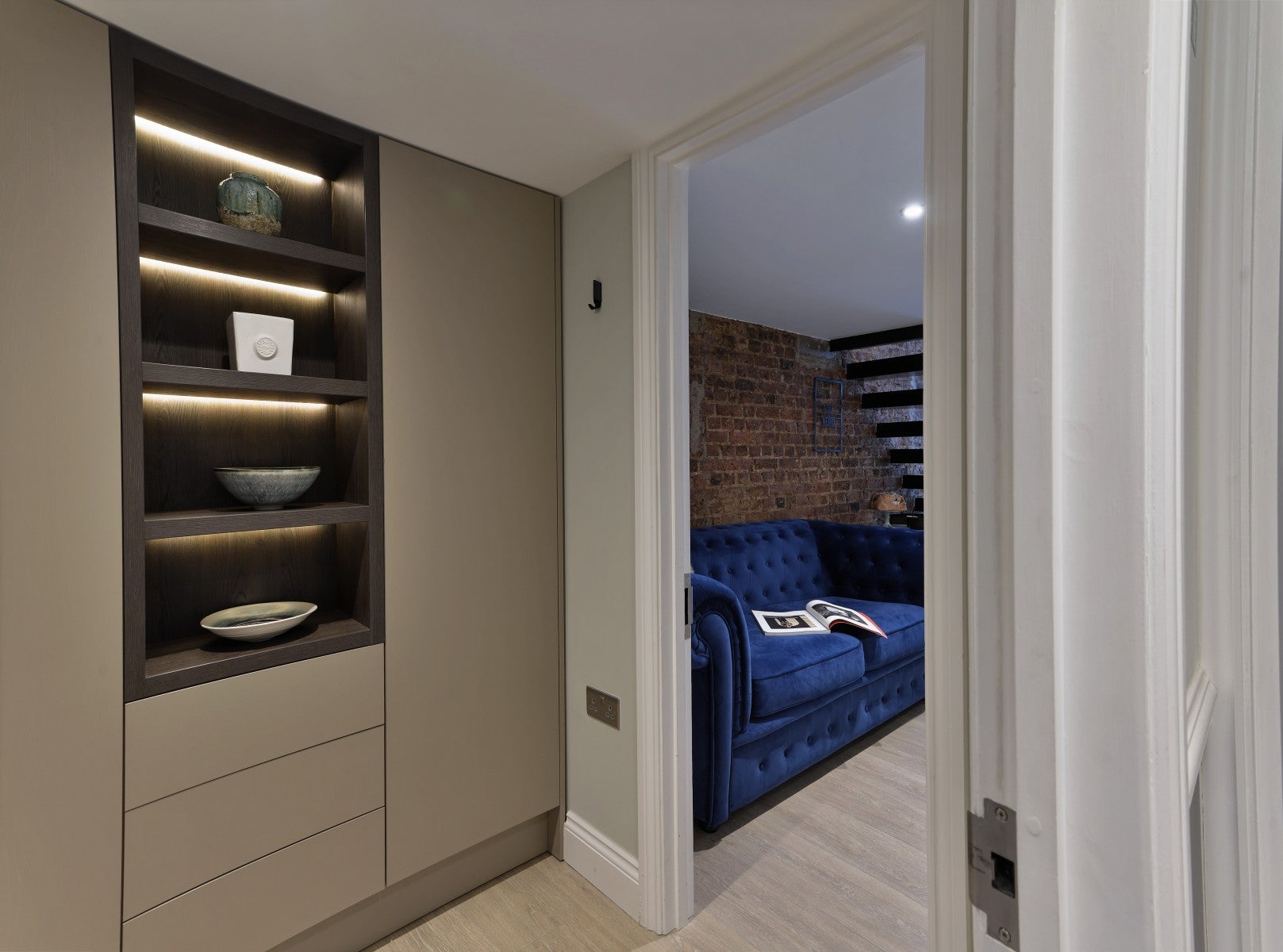 Flat Emperor's Gate in Greater London