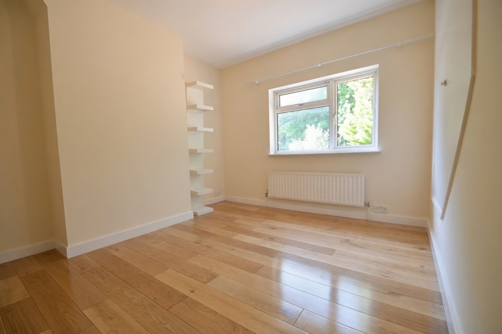 House Danehurst Close in Borough of Runnymede