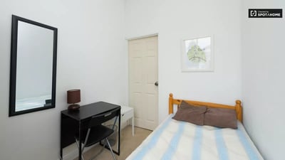 Room Commondale in Greater London
