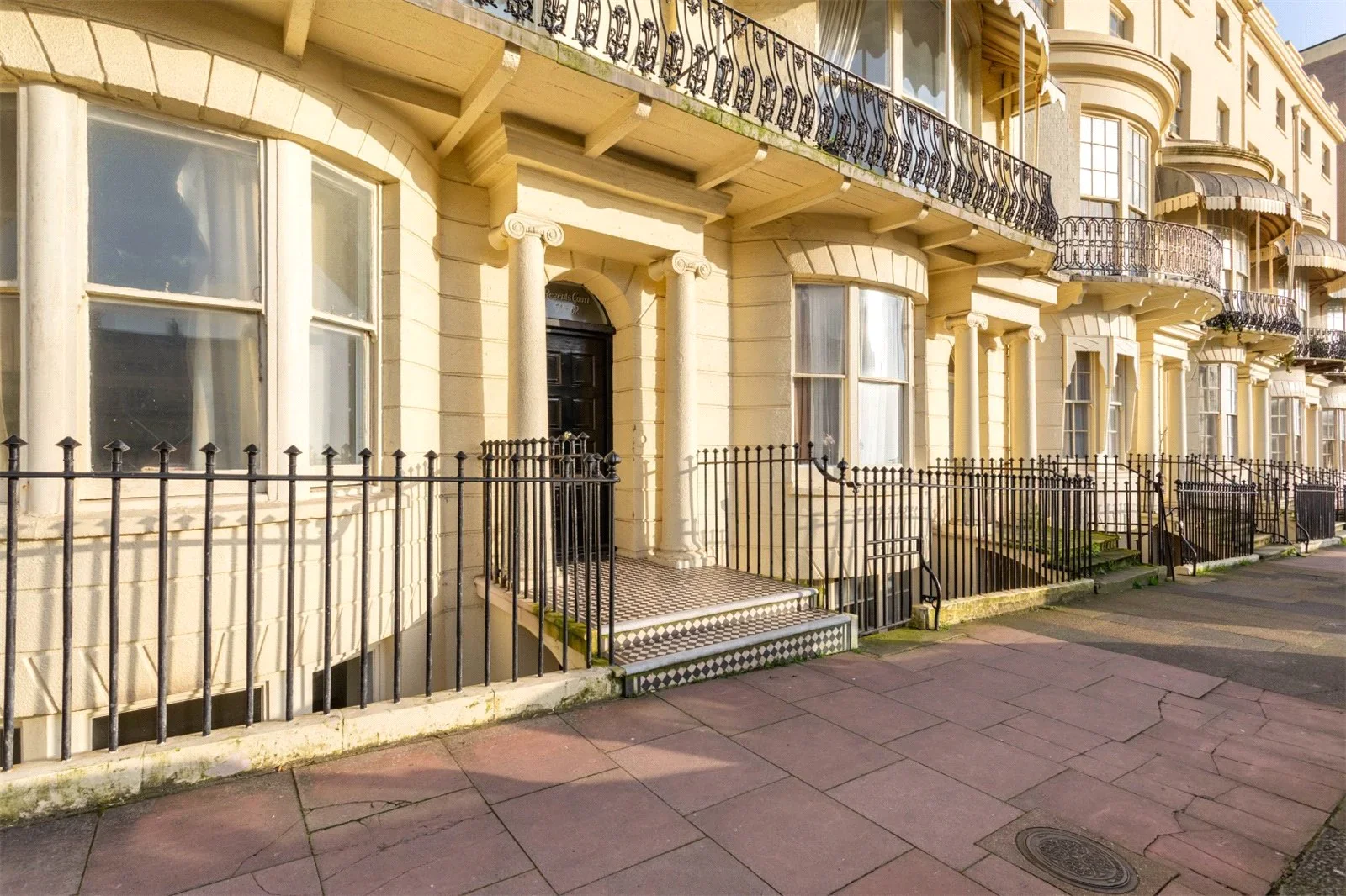Flat Regency Square in Brighton