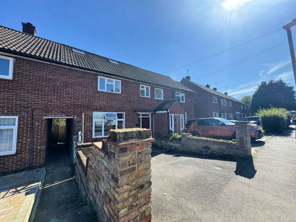 House Ferndown Road in Three Rivers