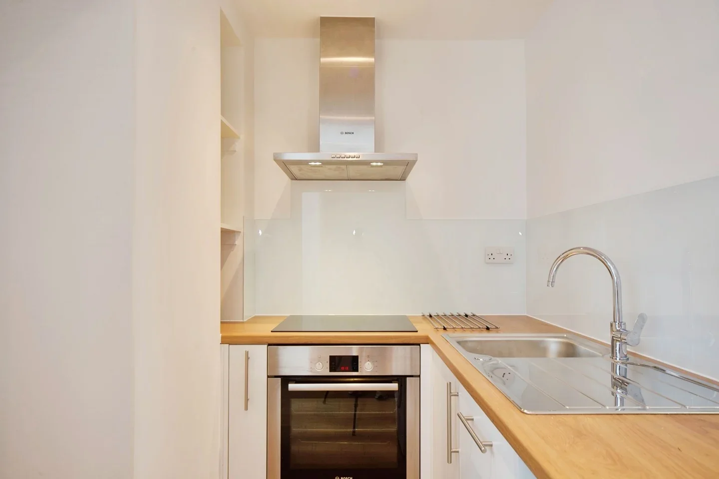 Flat Hemingford Road in Greater London