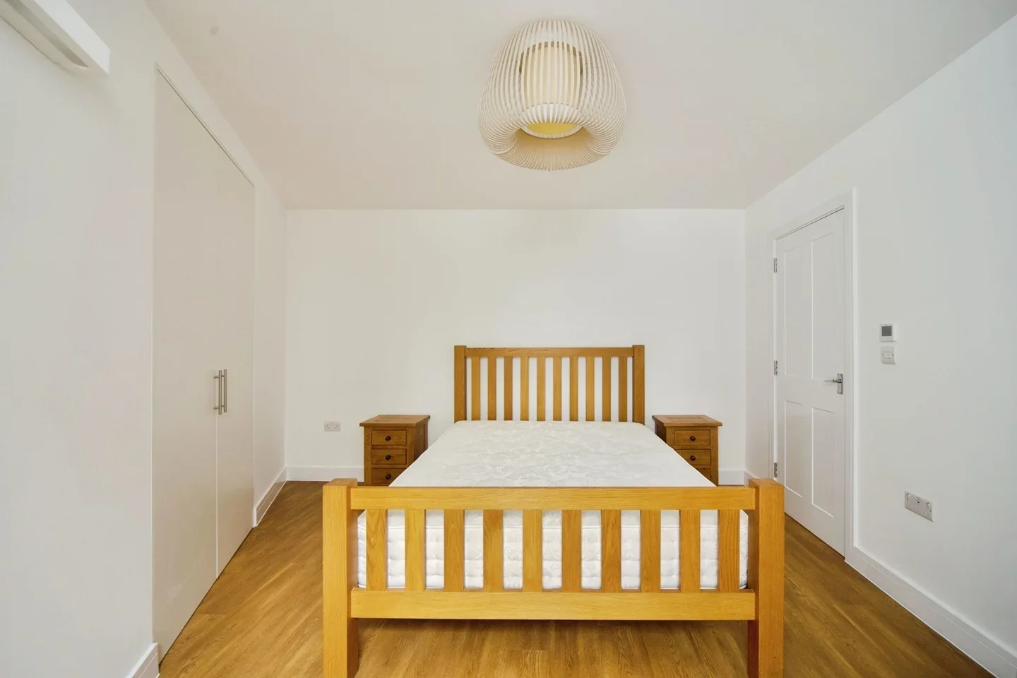 Flat Hemingford Road in Greater London