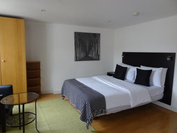 Flat Cartwright Gardens in Greater London